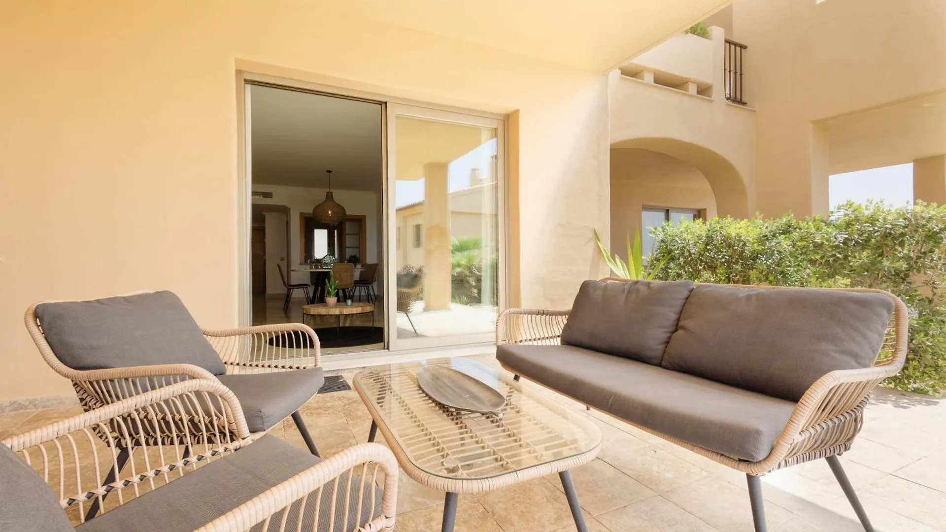 Apartment Modern And Luxurious Holiday Home With Sea Views In Benahavis Estepona