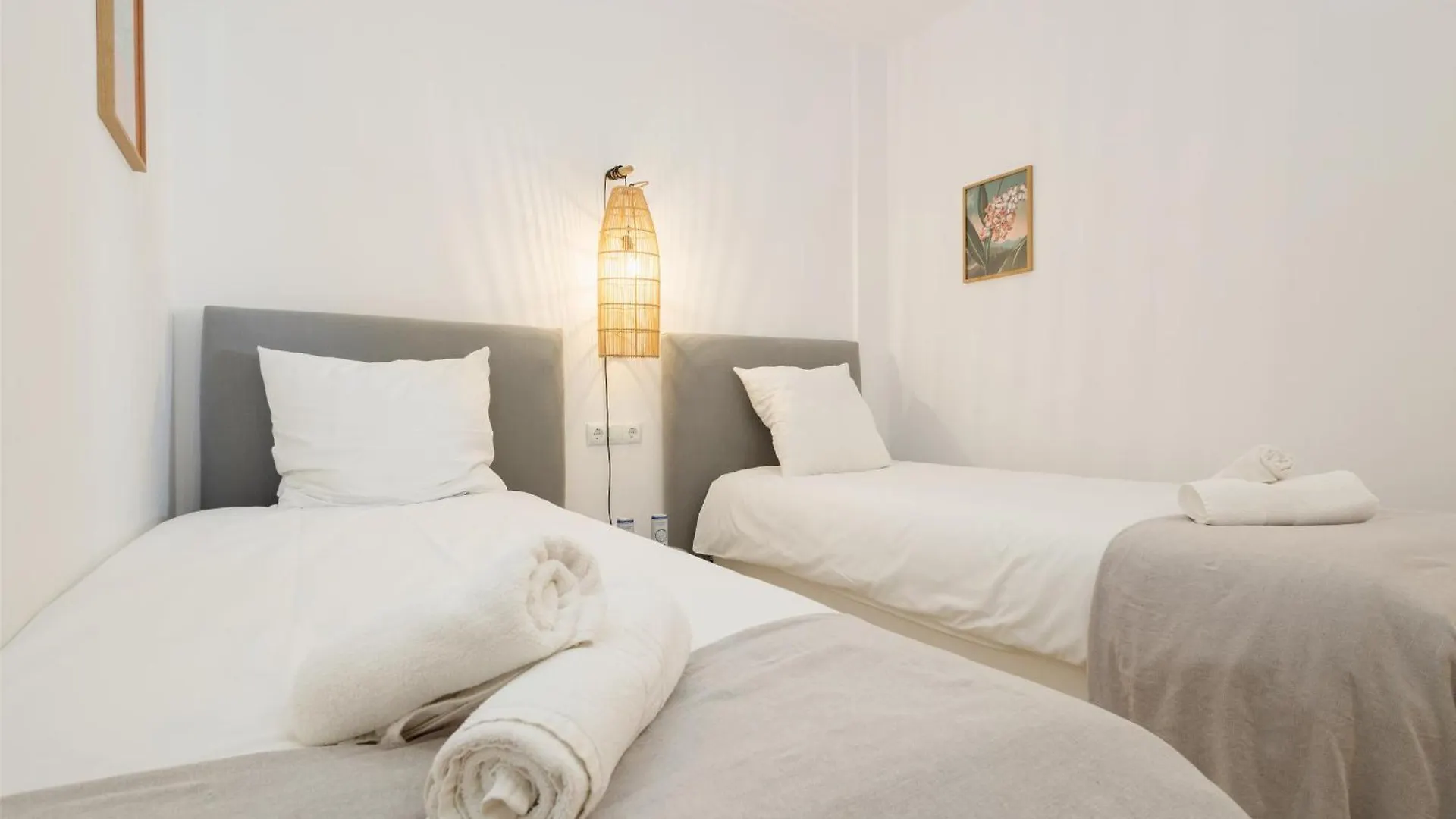 Modern And Luxurious Holiday Home With Sea Views In Benahavis Estepona Spain