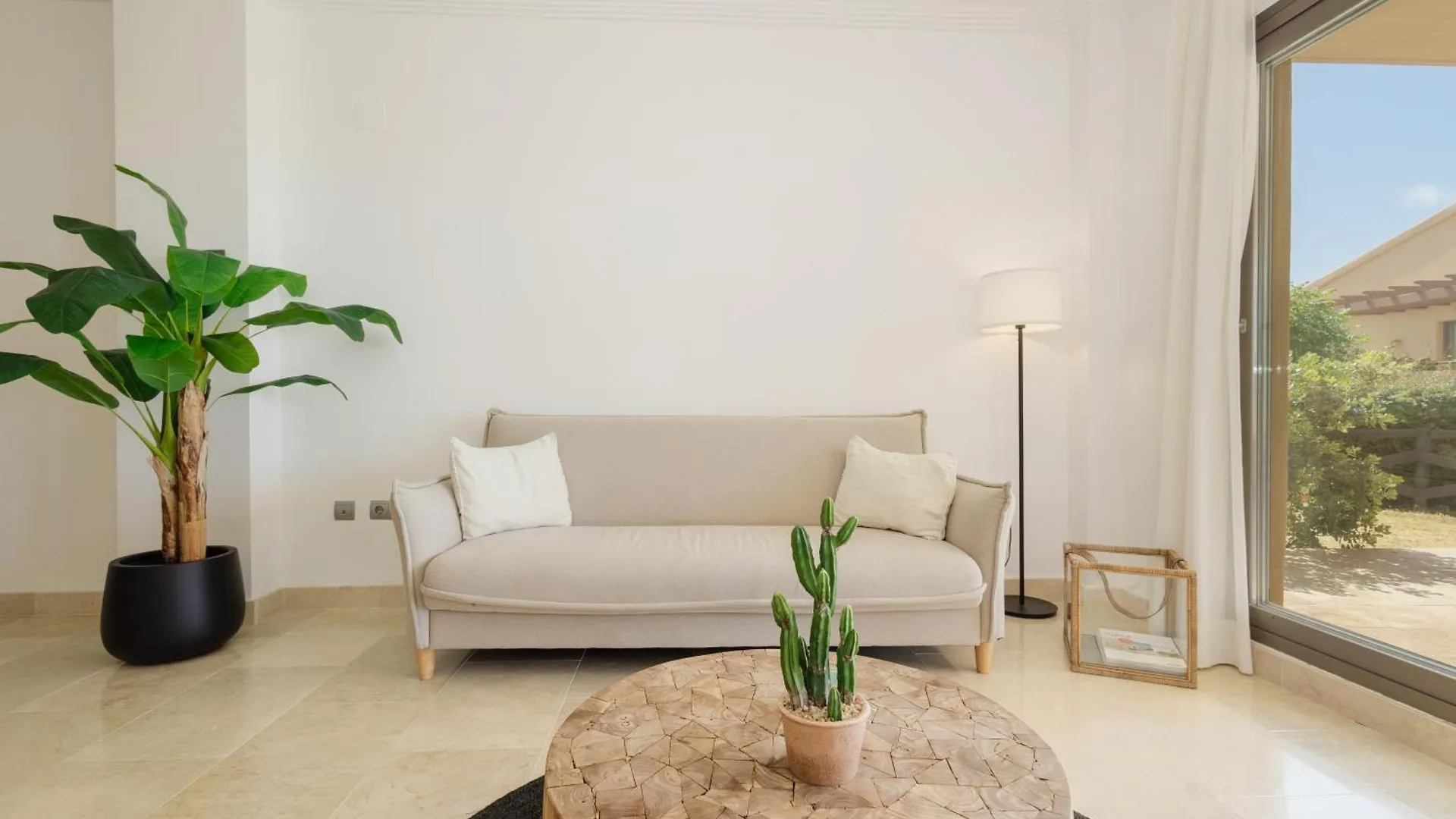 Modern And Luxurious Holiday Home With Sea Views In Benahavis Estepona Apartment