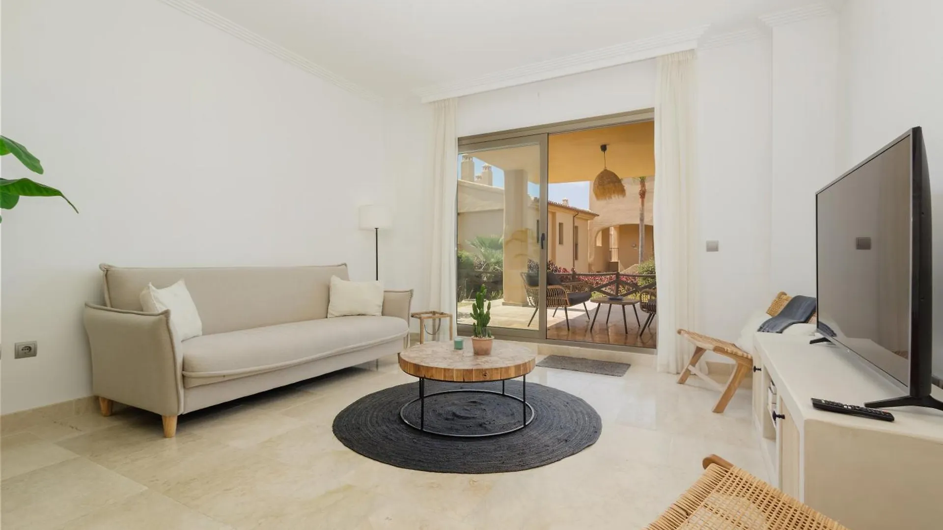 Modern And Luxurious Holiday Home With Sea Views In Benahavis Estepona 0*,