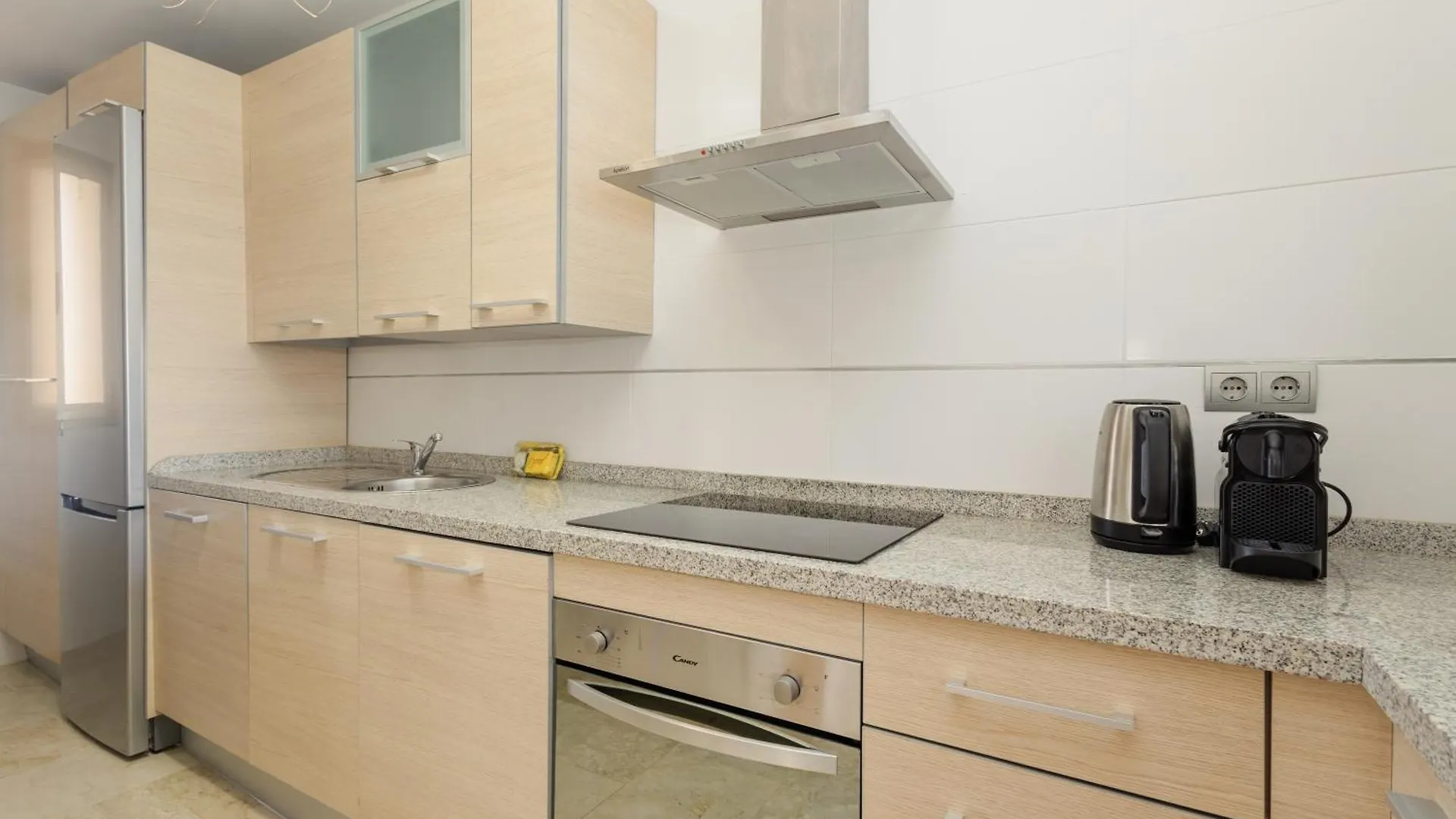Modern And Luxurious Holiday Home With Sea Views In Benahavis Estepona