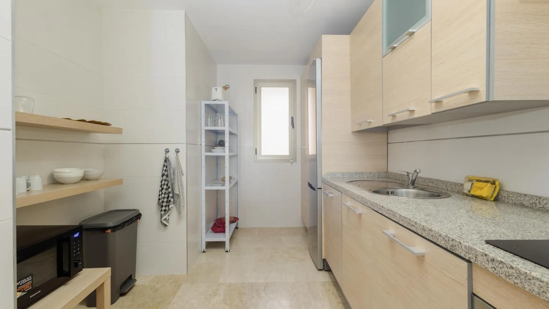 Modern And Luxurious Holiday Home With Sea Views In Benahavis Estepona