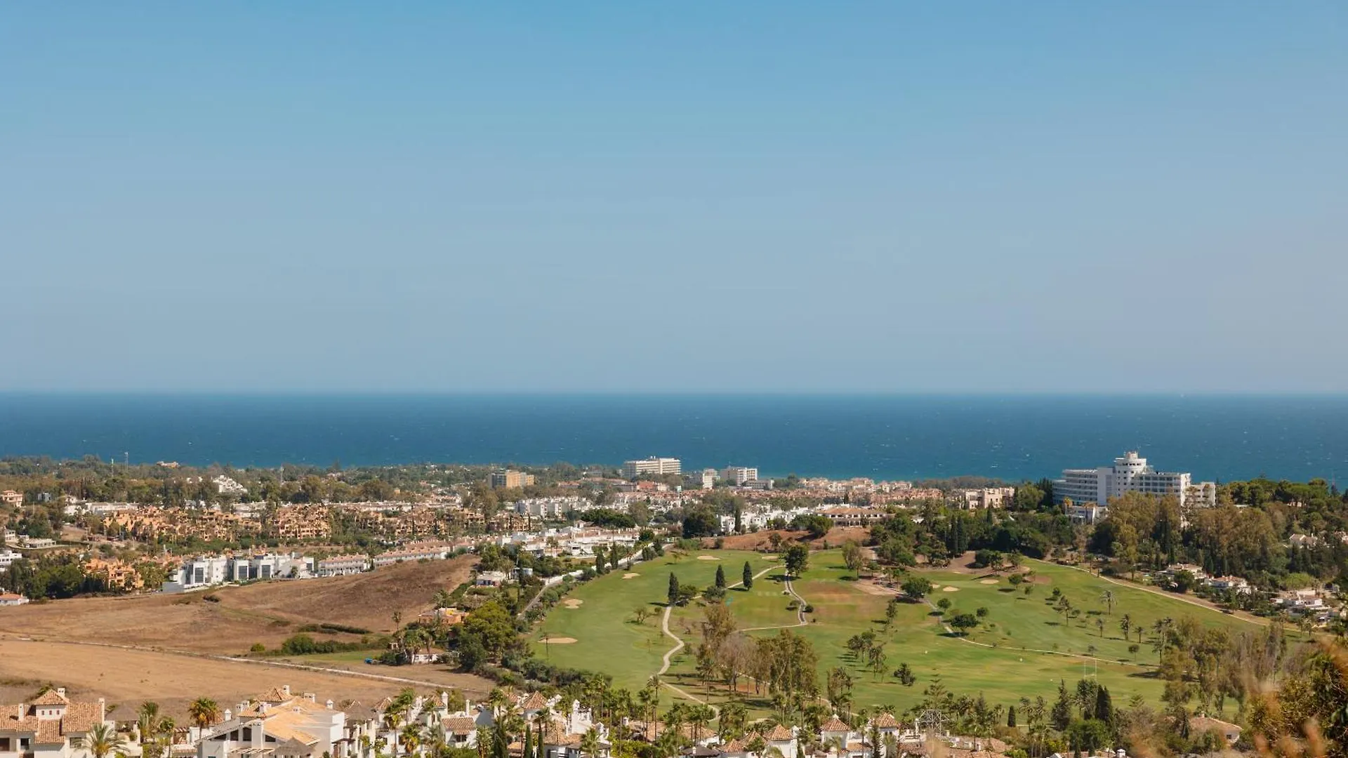 Modern And Luxurious Holiday Home With Sea Views In Benahavis Estepona Apartment