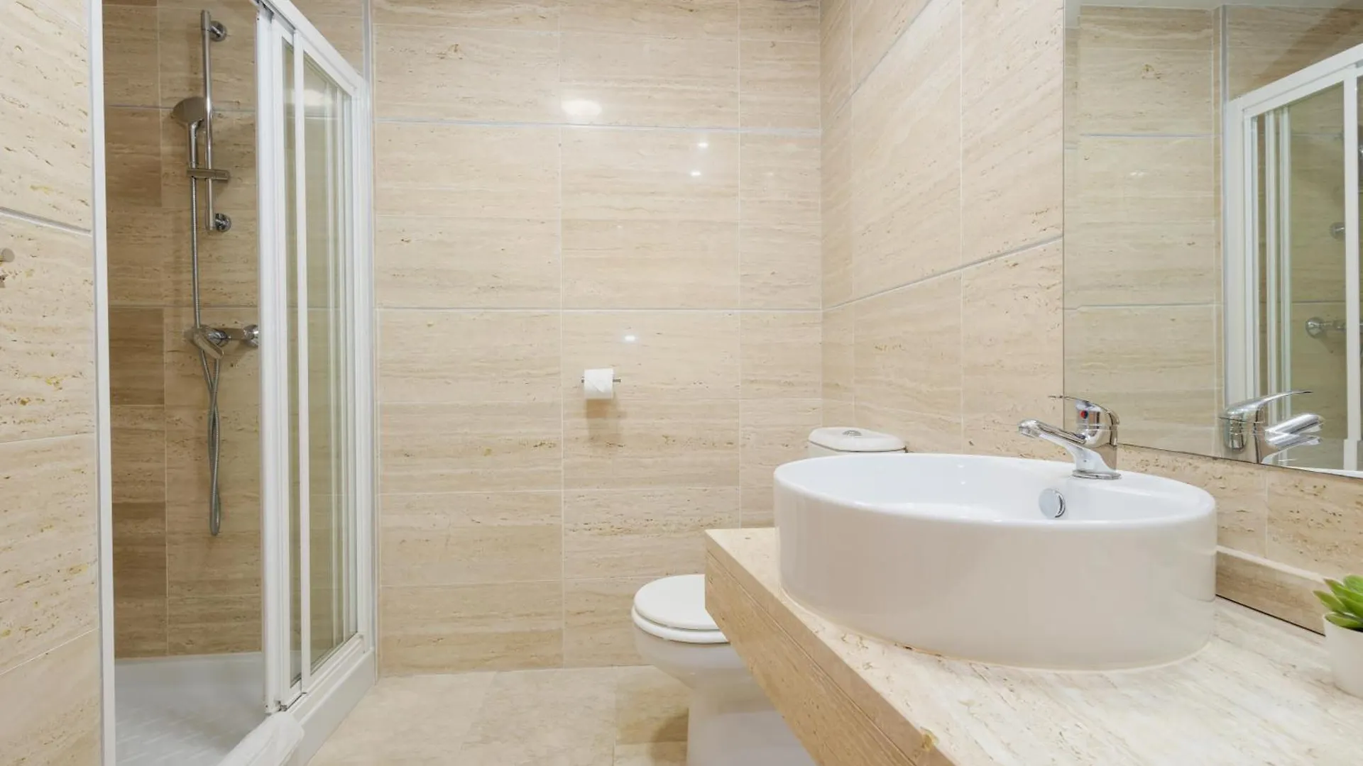 Modern And Luxurious Holiday Home With Sea Views In Benahavis Estepona Apartment