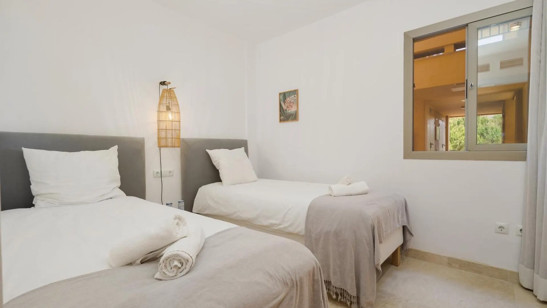 Modern And Luxurious Holiday Home With Sea Views In Benahavis Estepona Spain